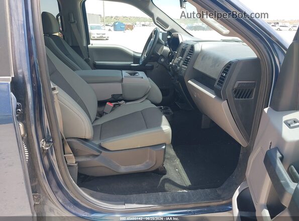 1FTEW1EF1HKE26299 2017 FORD F150 Dark Blue Вид салона спереди