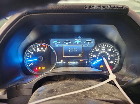 1FTEW1EF8HFA89445 2017 FORD F150 Черный Вид щитка приборов