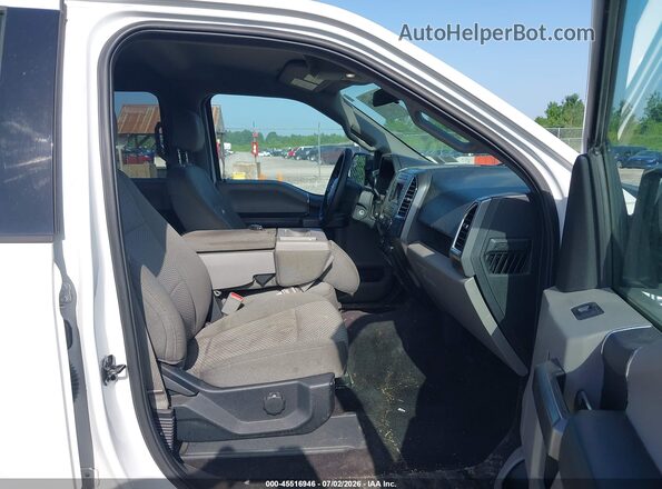 1FTEW1EF9GFB13007 2016 FORD F150 Белый Вид салона спереди
