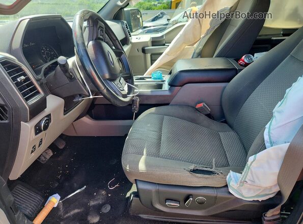 1FTEW1EG3JKC46319 2018 FORD F150 Зеленый Вид салона спереди