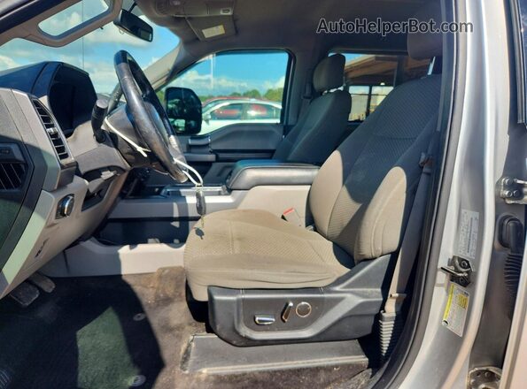 1FTEW1EG6HFC87580 2017 FORD F150 Silver Widok wnętrza z przodu