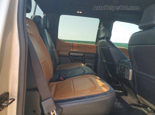 1FTEW1EG8HFC01363 2017 FORD F150 Gold Widok tylnych siedzeń