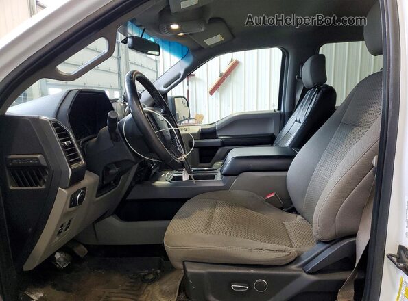 1FTEW1EG8JFC17603 2018 FORD F150 Белый Вид салона спереди