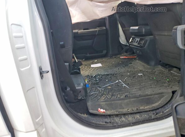 1FTEW1EP0PKD51702 2023 FORD F150 White Widok tylnych siedzeń