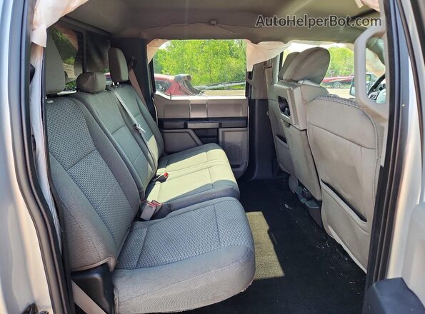 1FTEW1EP1JFC17457 2018 FORD F150 Silver Vista de los asientos traseros