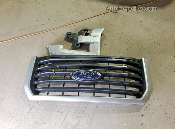1FTEW1EP7HFB28552 2017 FORD F150 Silver Widok komory silnika