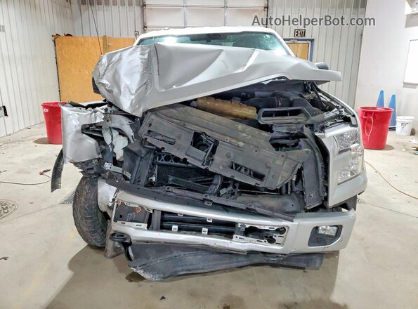 1FTEW1EP7HFB28552 2017 FORD F150 Silver Widok z przodu