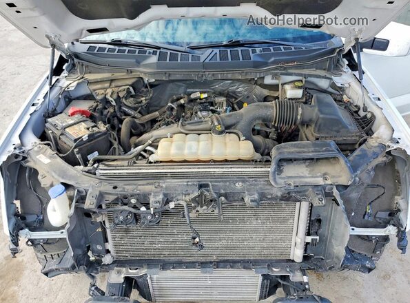 1FTEW1EP8NFA37284 2022 FORD F150 White Widok wnętrza z tyłu