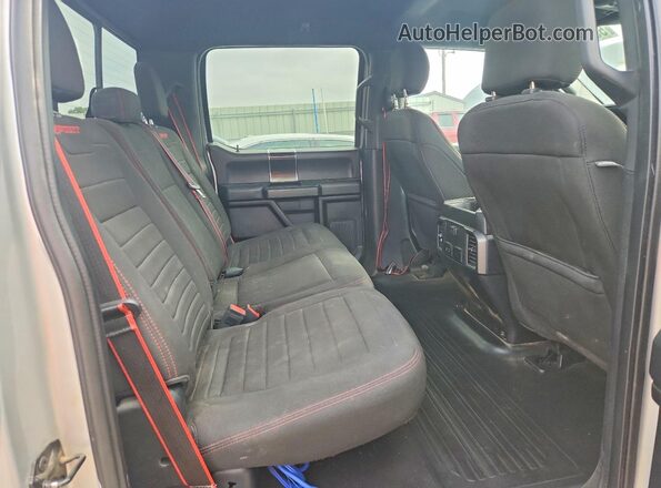 1FTEW1EP9JFA82194 2018 FORD F150 Silver Vista de los asientos traseros