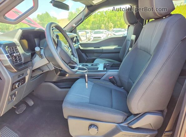 1FTEW2L53SFC13693 2025 FORD F150 Red Вид салону спереду