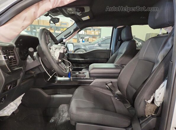 1FTEW2LP6TKD02071 2026 FORD F150 White Вид салону спереду