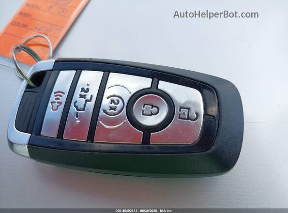 1FTEX1C51NKE25348 2022 FORD F150 Белый Вид панели приборов