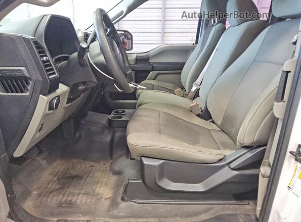 1FTEX1C52JKE97363 2018 FORD F150 Белый Вид салона спереди
