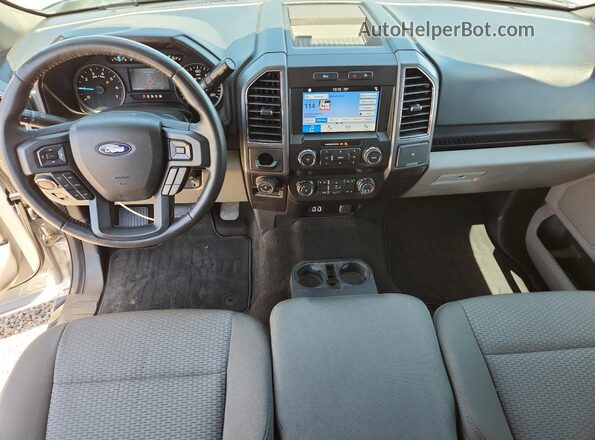 1FTEX1C55KKF33225 2019 FORD F150 Silver Widok deski rozdzielczej