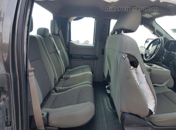 1FTEX1C80HKE14453 2017 FORD F150 Gray Rear seats view