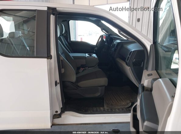 1FTEX1C81HKD34837 2017 FORD F150 White Front interior view