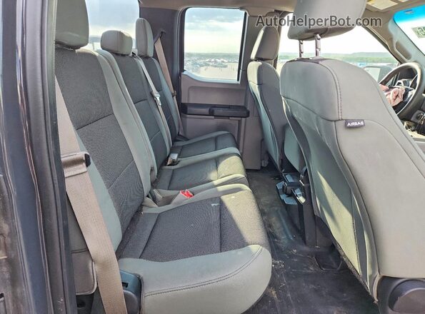 1FTEX1C84HKD10130 2017 FORD F150 Gray Vista de los asientos traseros