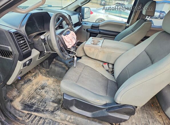 1FTEX1C84HKD10130 2017 FORD F150 Gray Vista interior delantera