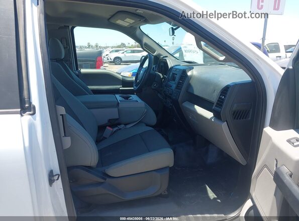 1FTEX1C87HKE26857 2017 FORD F150 White Вид салону спереду