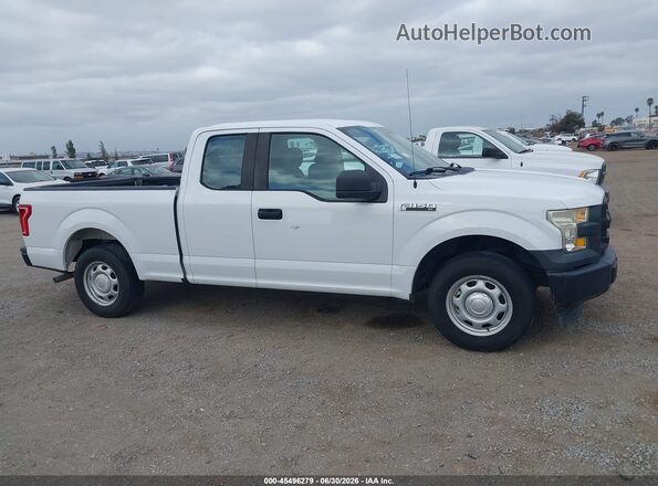 1FTEX1C89HKE26858 2017 FORD F150 White Вид задньої частини салону