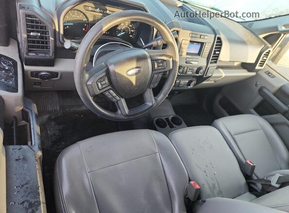1FTEX1CB4JFB52267 2018 FORD F150 Gray Dashboard view