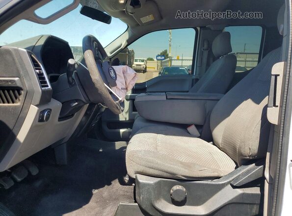 1FTEX1CG0HFA48199 2017 FORD F150 Белый Вид салона спереди