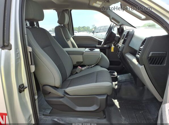 1FTEX1CP4JKE67637 2018 FORD F150 Silver Vista interior delantera