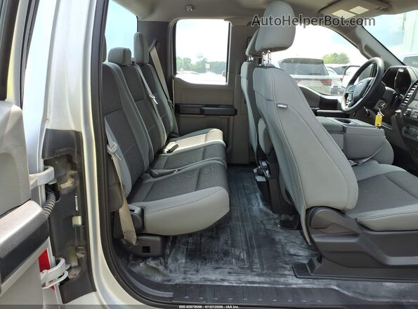 1FTEX1CP4JKE67637 2018 FORD F150 Silver Vista de la etiqueta del VIN