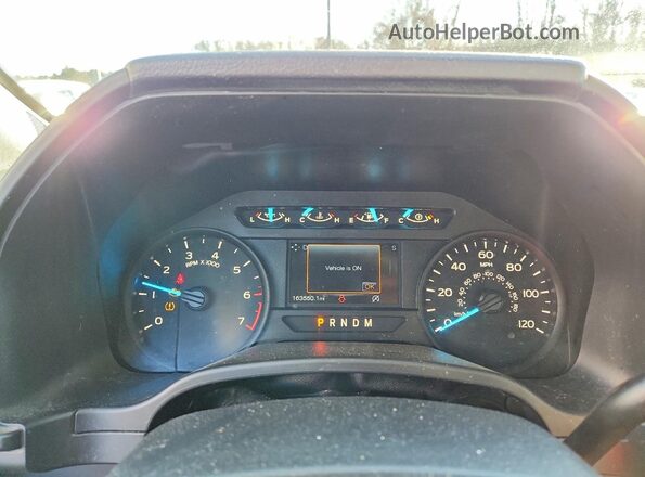 1FTEX1CP5KKE96937 2019 FORD F150 White ხელსაწყოთა პანელის ხედი
