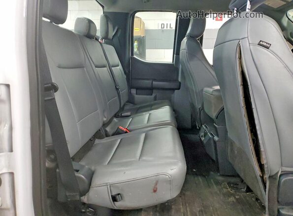 1FTEX1CP6NFB88799 2022 FORD F150 White Rear seats view