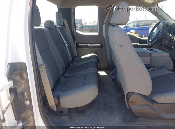 1FTEX1CP7JKE41064 2018 FORD F150 White VIN sticker view