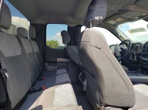 1FTEX1CP8NKF30518 2022 FORD F150 Blue Widok tylnych siedzeń