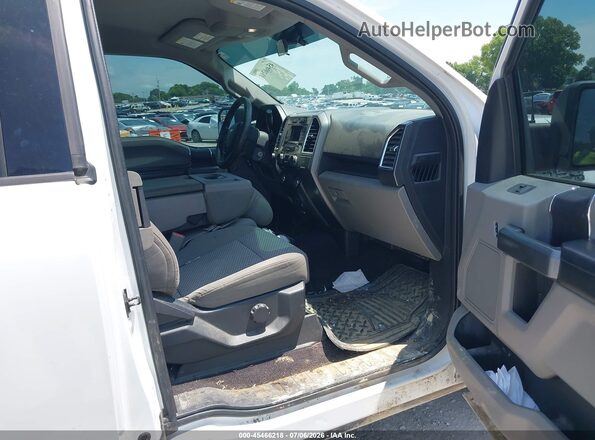 1FTEX1CP9GFC89872 2016 FORD F150 Белый Вид салона спереди