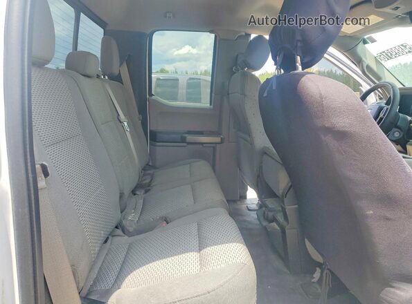 1FTEX1E84GKF13269 2016 FORD F150 White Rear seats view