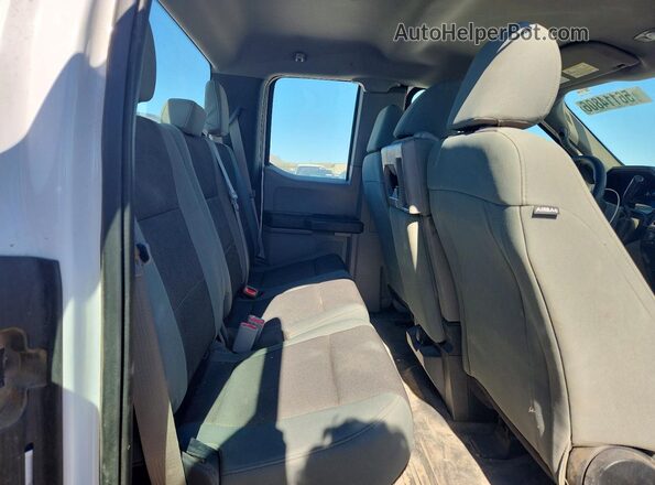 1FTEX1E86HKD76966 2017 FORD F150 Белый Вид задних сидений
