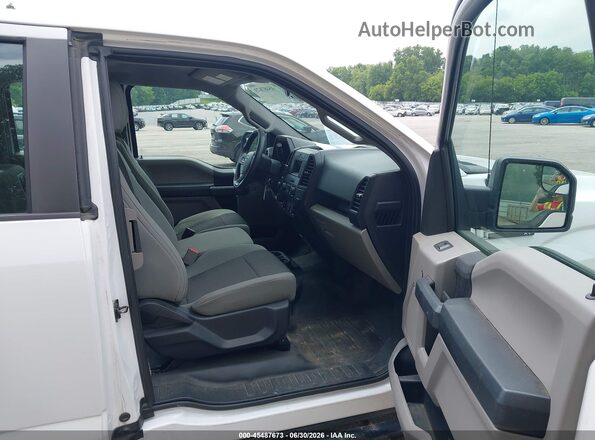 1FTEX1EF1HKD87694 2017 FORD F150 White Вид салону спереду