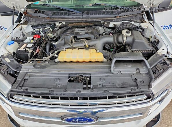 1FTEX1EP1JFB10969 2018 FORD F150 White Вид задньої частини салону