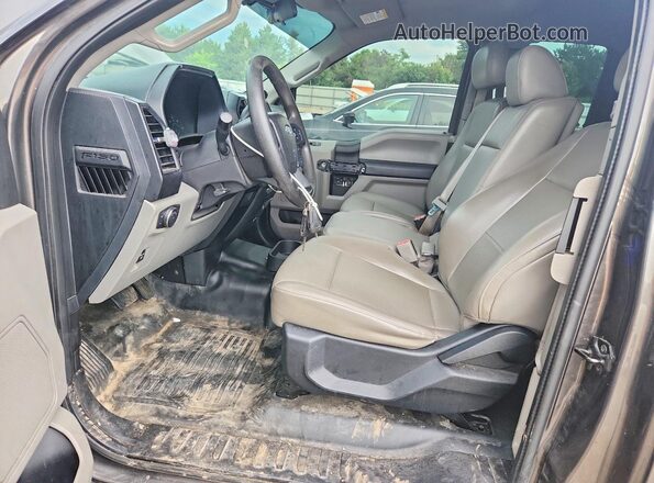 1FTEX1EP4HKC79708 2017 FORD F150 Gray Widok wnętrza z przodu