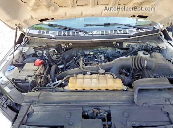 1FTEX1EP4KFA26095 2019 FORD F150 White უკანა სალონის ხედი