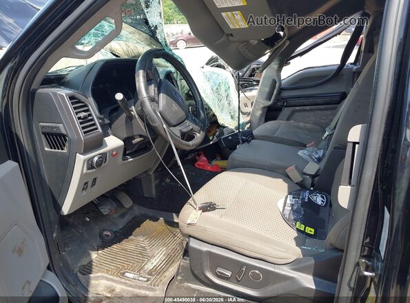 1FTEX1EP6JKG08236 2018 FORD F150 Black Front interior view