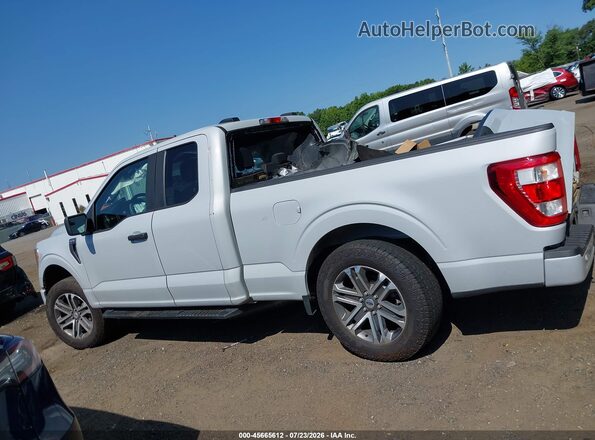 1FTEX1EP8NKD95134 2022 FORD F150 Белый Вид задней части салона