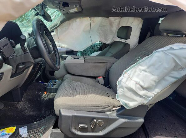 1FTEX1EPXGKE41159 2016 FORD F150 Silver Front interior view