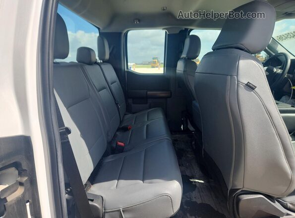 1FTEX1K57RKD00832 2024 FORD F150 White Vista de los asientos traseros