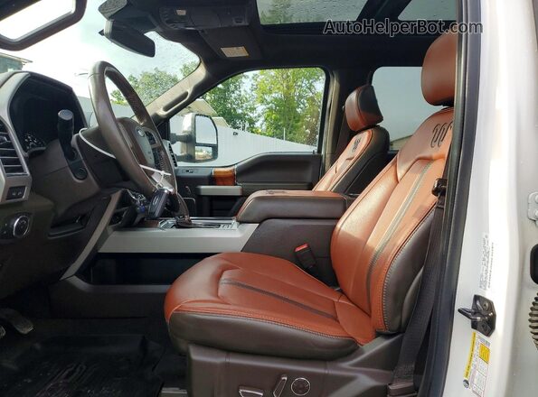 1FTFW1E49KFC74775 2019 FORD F150 White Front interior view