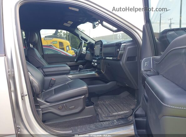 1FTFW1E53PFD10668 2023 FORD F150 Silver Vista interior delantera