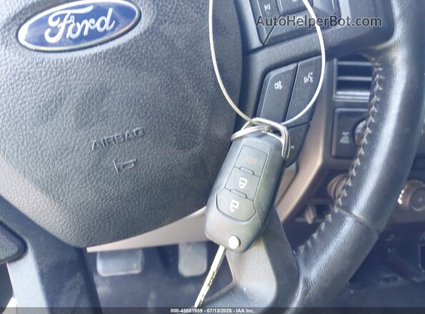 1FTFW1E58JKF07317 2018 FORD F150 Red Widok deski rozdzielczej