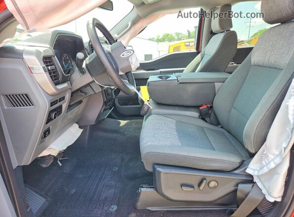 1FTFW1E80PKD20978 2023 FORD F150 Red წინა სალონის ხედი