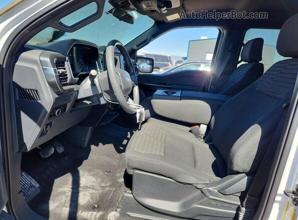 1FTFW1E80PKF82595 2023 FORD F150 Белый Вид салона спереди
