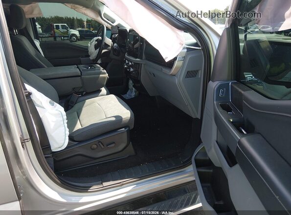 1FTFW1E80PKF92429 2023 FORD F150 Silver Widok wnętrza z przodu