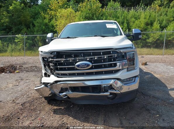 1FTFW1E82NFA60962 2022 FORD F150 White Widok z przodu